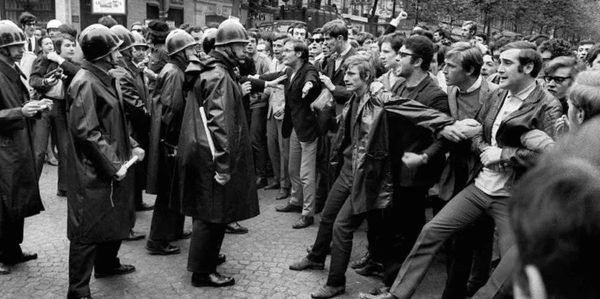 Las canciones revolucionarias y de protesta más influyentes en la historia.
